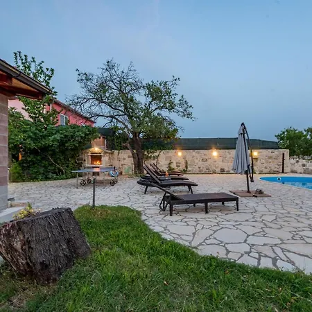 Rozaria Zadarvillas Podlug