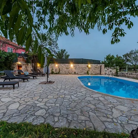 Rozaria Zadarvillas
