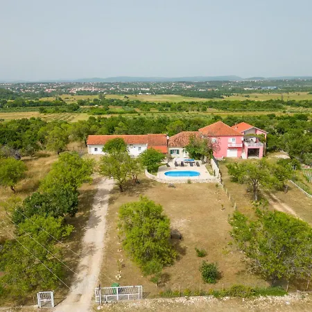 Rozaria Zadarvillas ヴィラ *