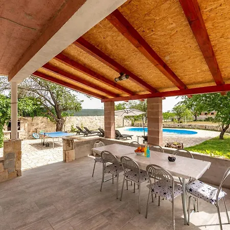 Rozaria Zadarvillas Вилла