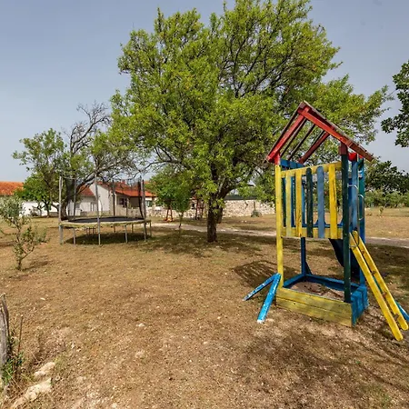 Rozaria Zadarvillas Вилла Podlug