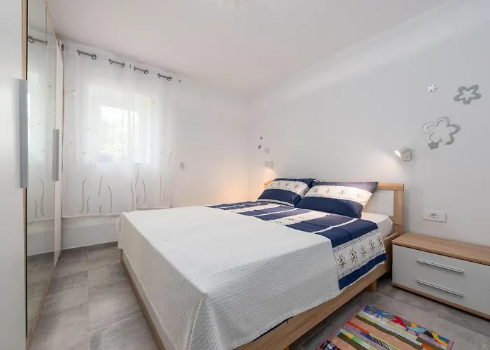 Вилла Rozaria Zadarvillas Podlug